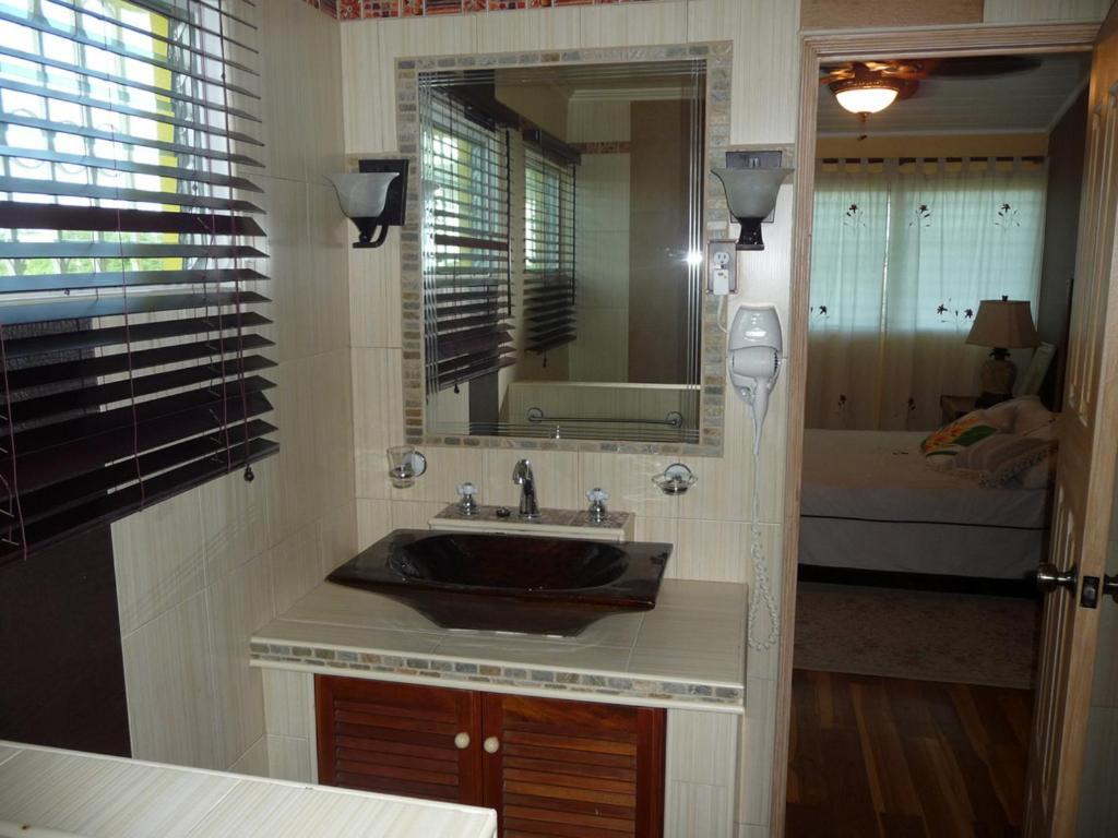 Hotel Casa Amarilla Et Restaurant ปุนตาชาเม ภายนอก รูปภาพ